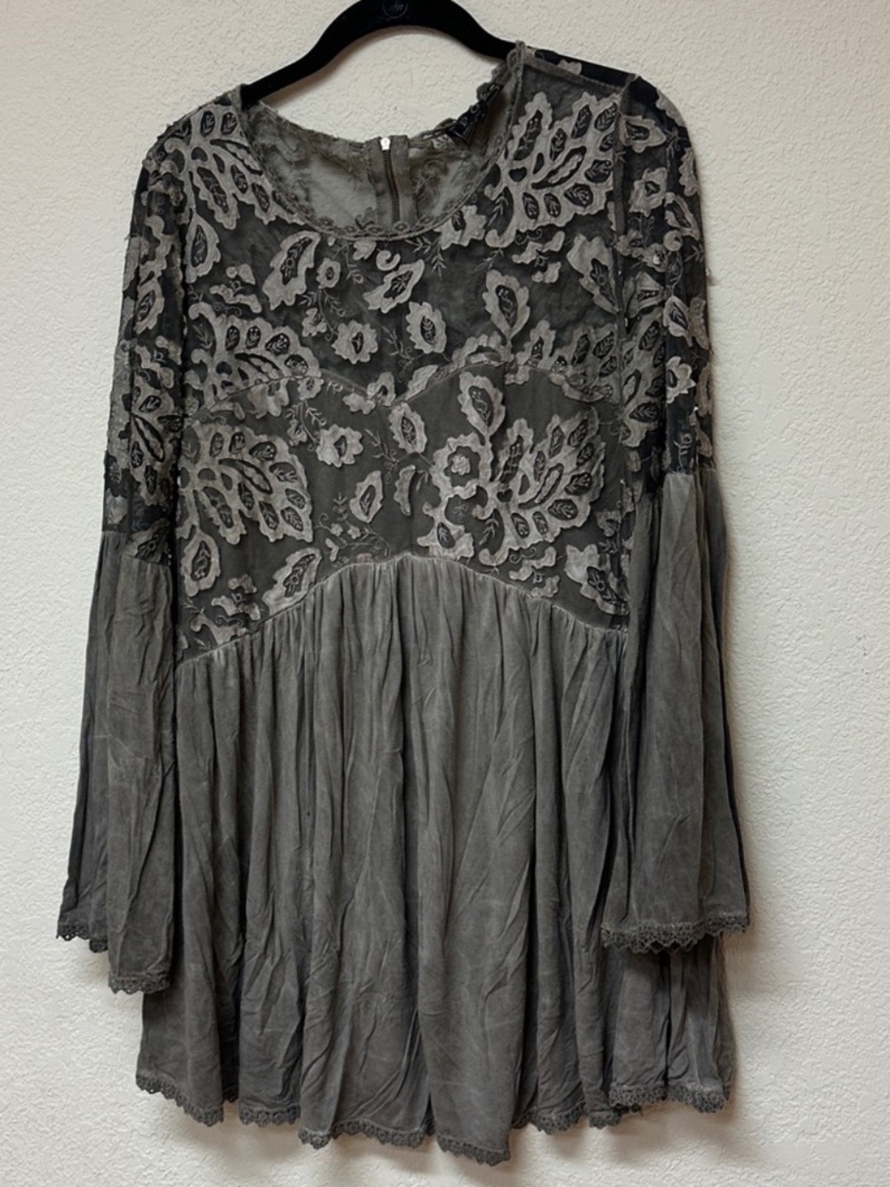 🩶POL Gray Lace Overlay Peasant Blouse Cottagecore Coquette Girl Coastal Cowgirl